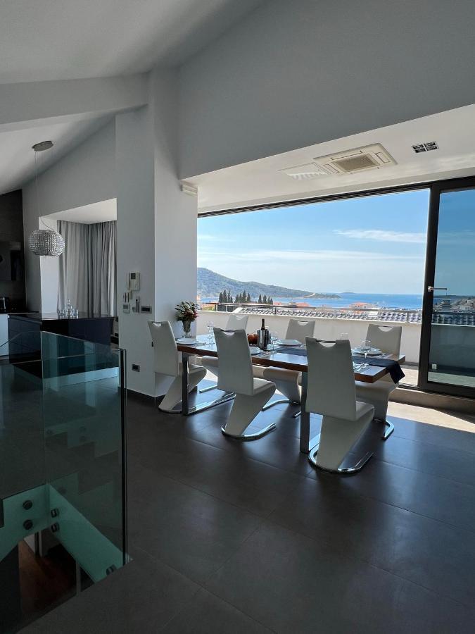 Апартаменты Luxury Laurus Penthouse With Awesome Sea View Примоштен Экстерьер фото