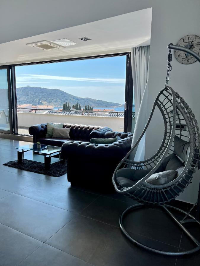 Апартаменты Luxury Laurus Penthouse With Awesome Sea View Примоштен Экстерьер фото